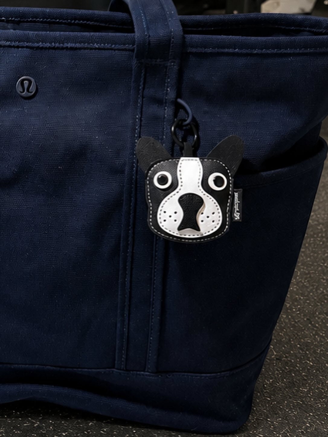 KEYCHAIN - Cute Black & White Dog Face Keychain - Novelty Charm