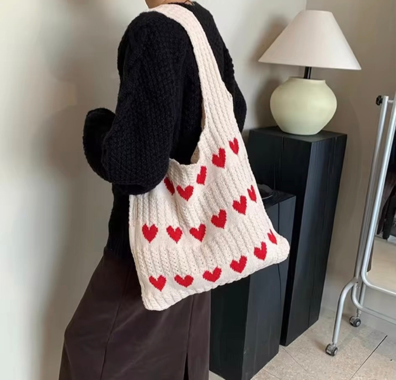 🖤🤍 Heart Knit Tote Bag – Cute, Cozy & Perfect for Everyday Use 🤍🖤